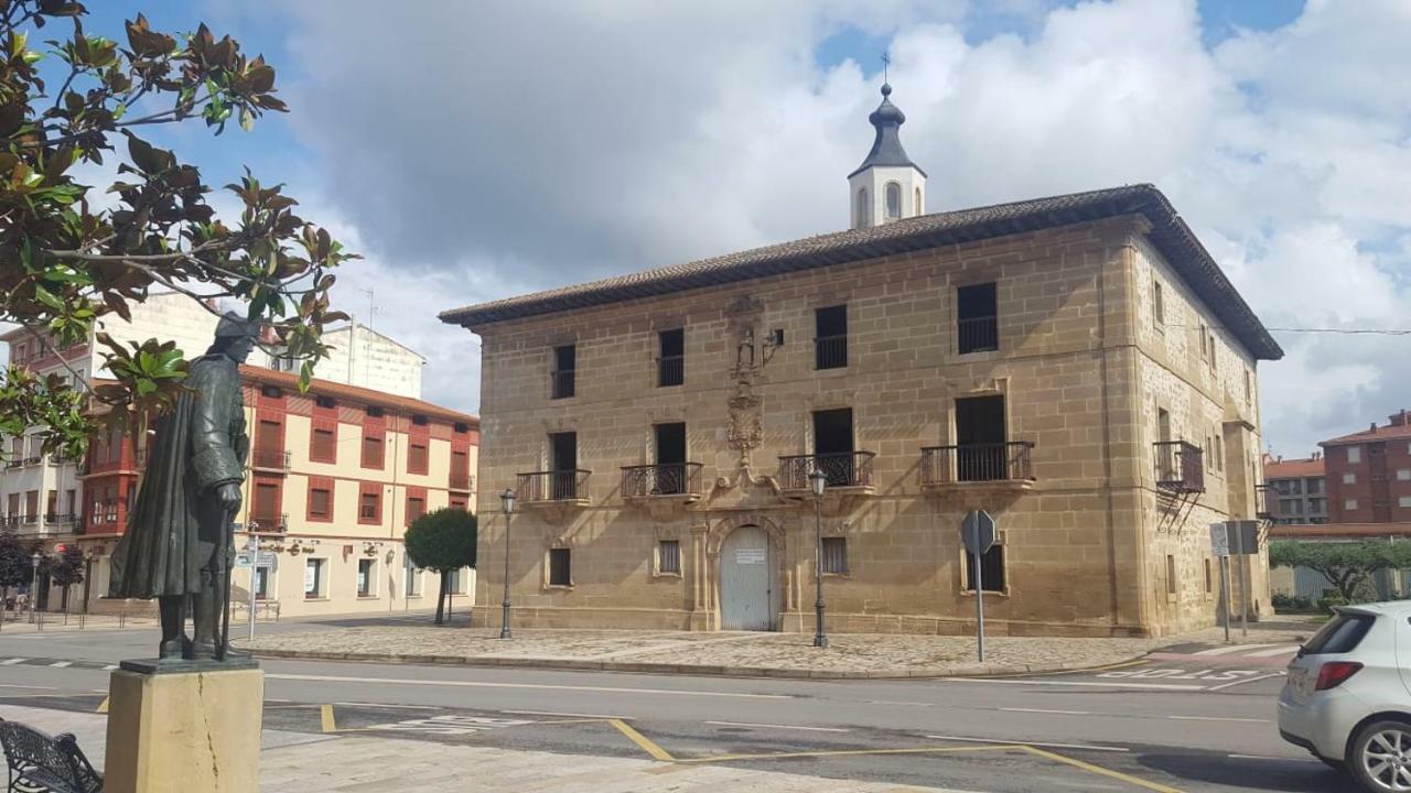 Apartamento Entrevinas En El Corazon De La Rioja Fuenmayor Luaran gambar